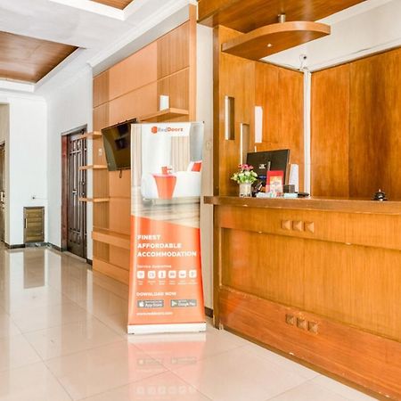 Reddoorz Syariah @ Jalan Simpang Gajayana Hotel Malang Exterior photo
