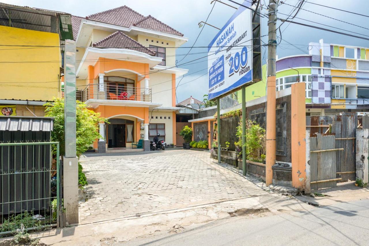 Reddoorz Syariah @ Jalan Simpang Gajayana Hotel Malang Exterior photo